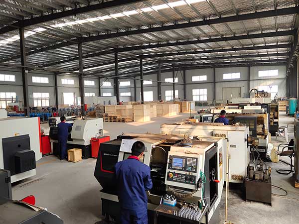 聚氨酯高壓發(fā)泡機配件數(shù)控生產中心